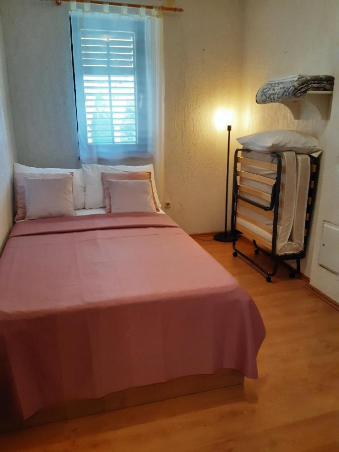 Apartment Margareta By El-Pi Tours Njivice Eksteriør billede
