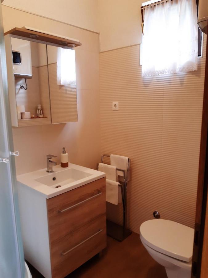 Apartment Margareta By El-Pi Tours Njivice Eksteriør billede